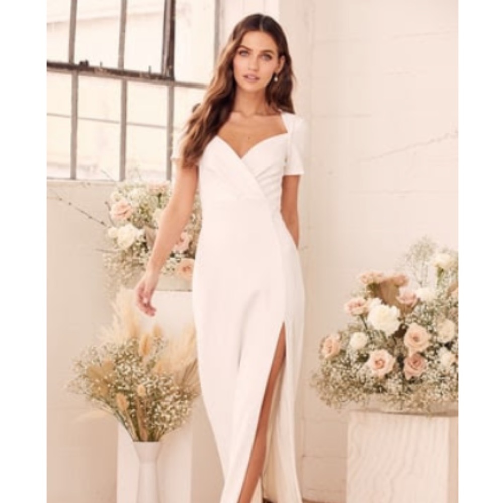 Never worn just didn’t need it anymore! lulus dress